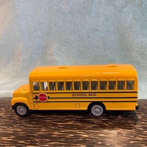 Kinsfun Diecast 5" Long Yellow School Bus Side Door Opens KS5107